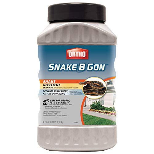 Best Snake Repellent Safe For Dogs Reviews 2022 : How Effective Is It?